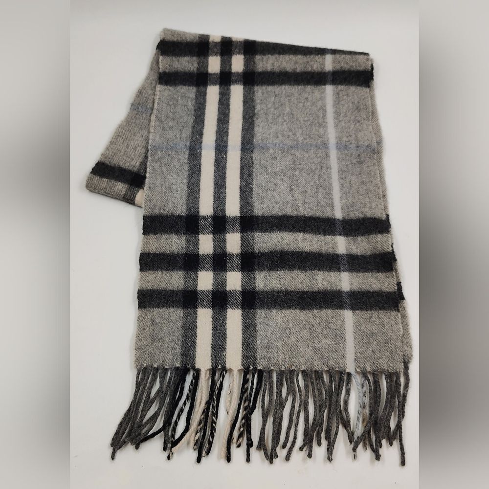 Classic Gray Plaid Men's Wool Knit Fringe Scarf - Picture 2 of 11